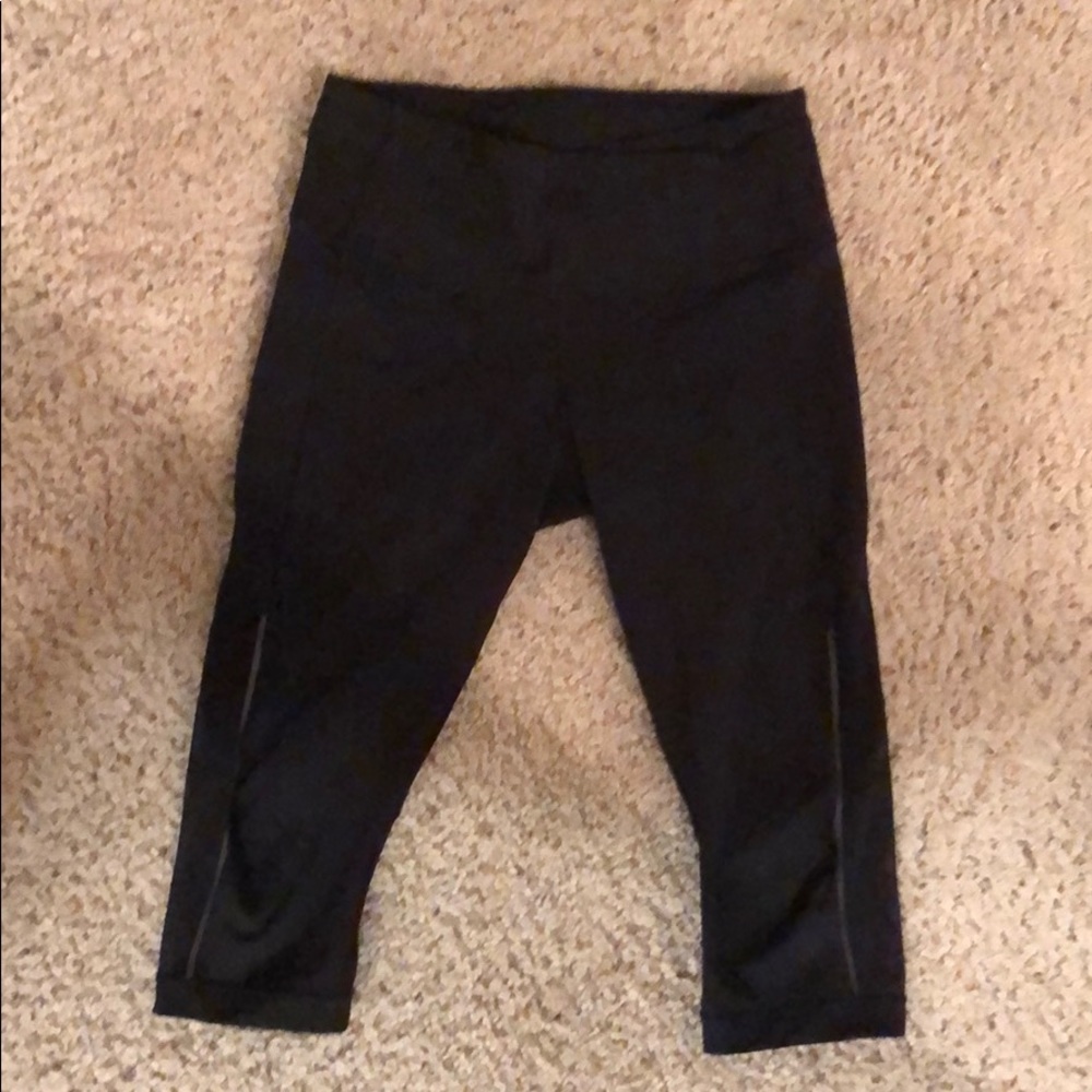 Size 8 Lululemon Cropped Leggings